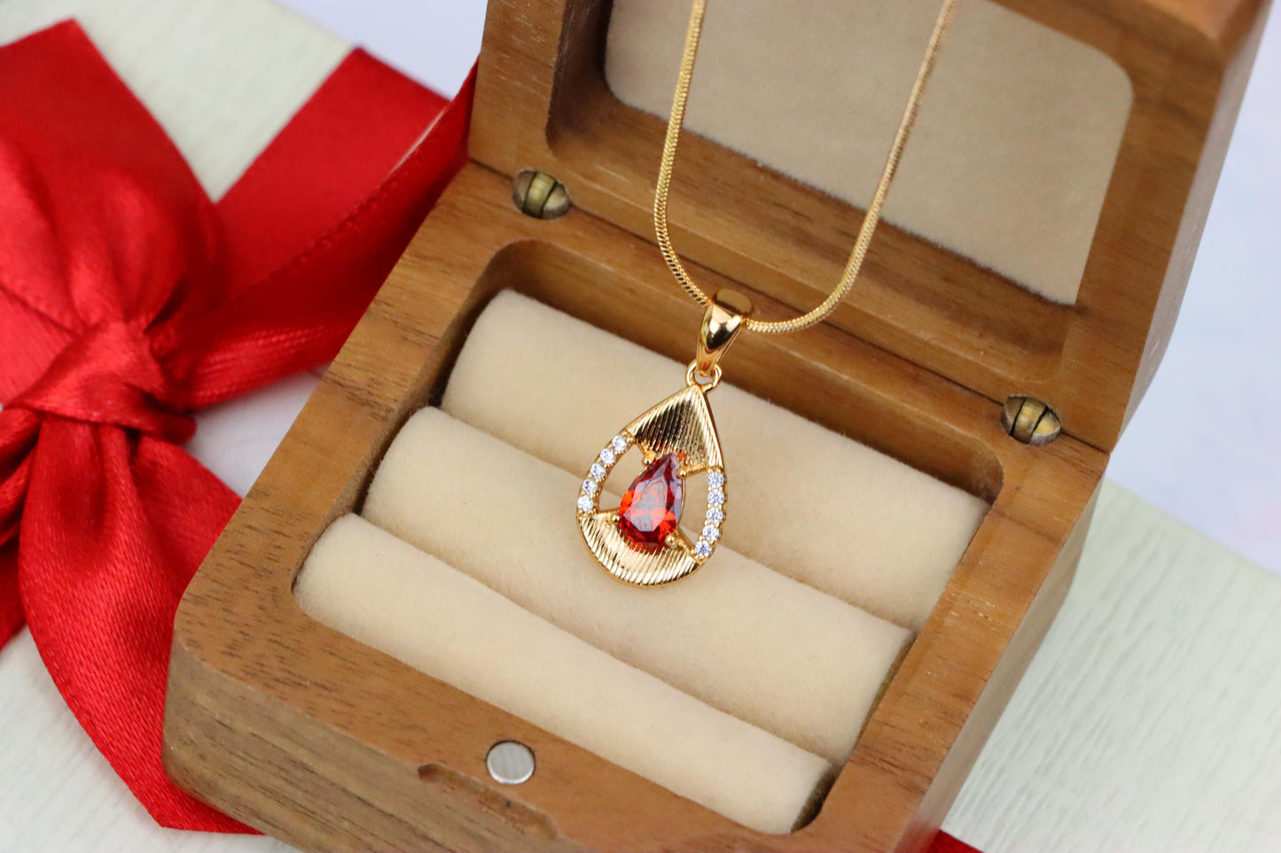 Teardrop Red Pendant with Crystals and Gold Plated Finish, XPPT1692 (2164-4)