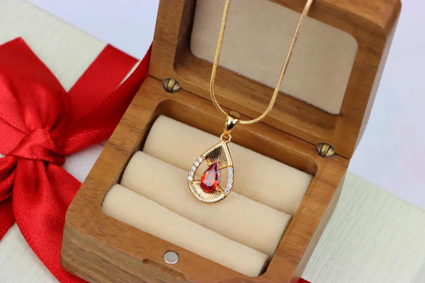 Teardrop Red Pendant with Crystals and Gold Plated Finish, XPPT1692 (2164-4)