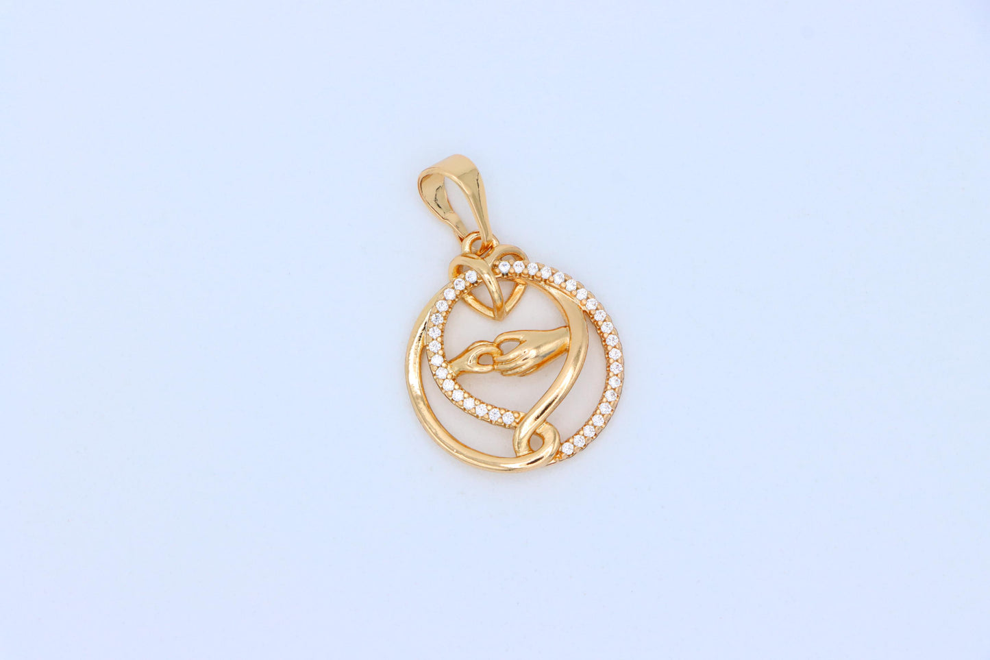 Graceful Hand & Heart Rose Gold Pendant – Sparkling Circle Design, XPPT1554 (2143-6)