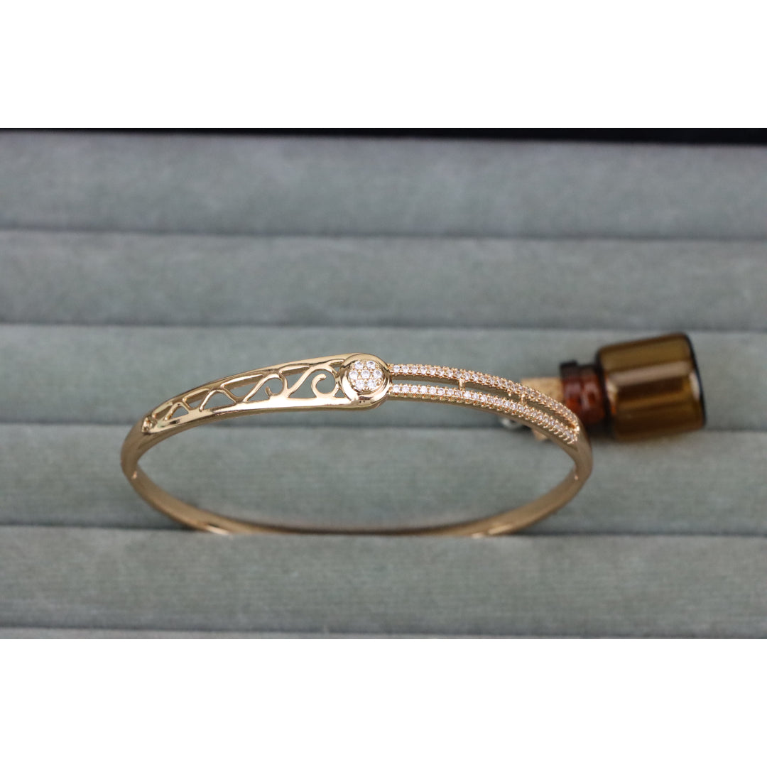 Elegant Rose Gold Bangle with Filigree & Sparkling Center Stone, XPBL0418 (2042-8)