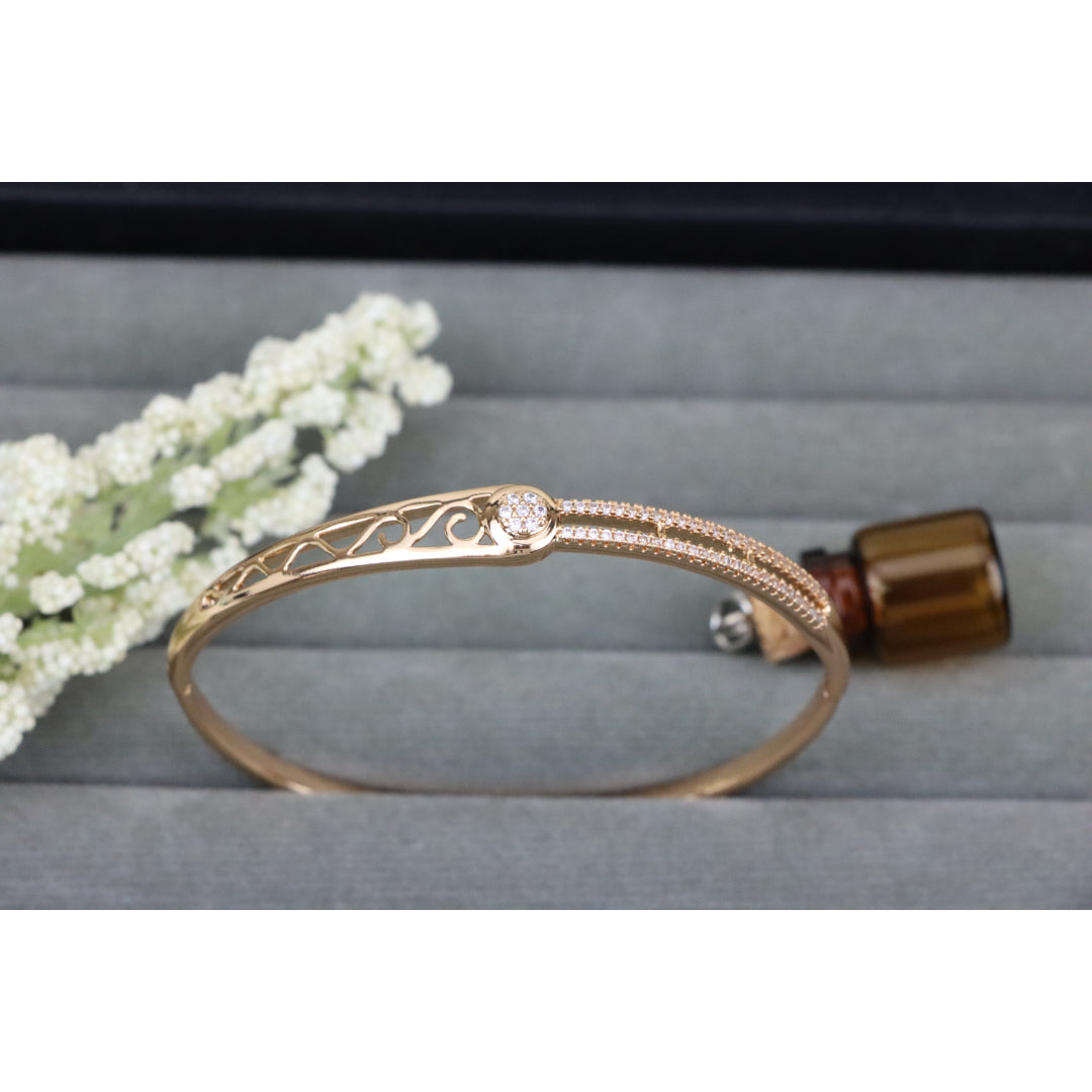 Elegant Rose Gold Bangle with Filigree & Sparkling Center Stone, XPBL0418 (2042-8)