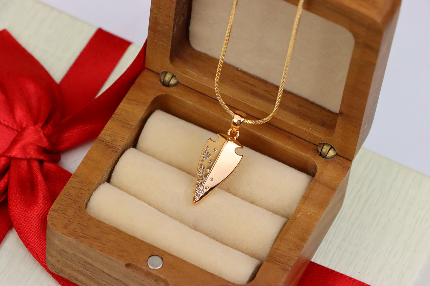 Arrowhead Shaped Rose Gold Pendant with Crystals, XPPT1562 (2144-2)