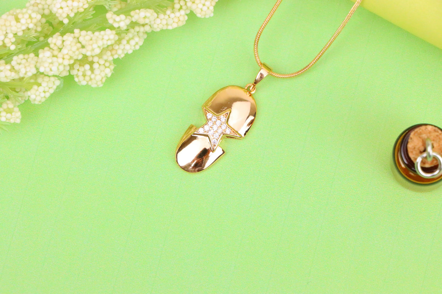 Star Accent Nail Design Rose Gold Pendant with Crystals, XPPT1564 (2144-4)