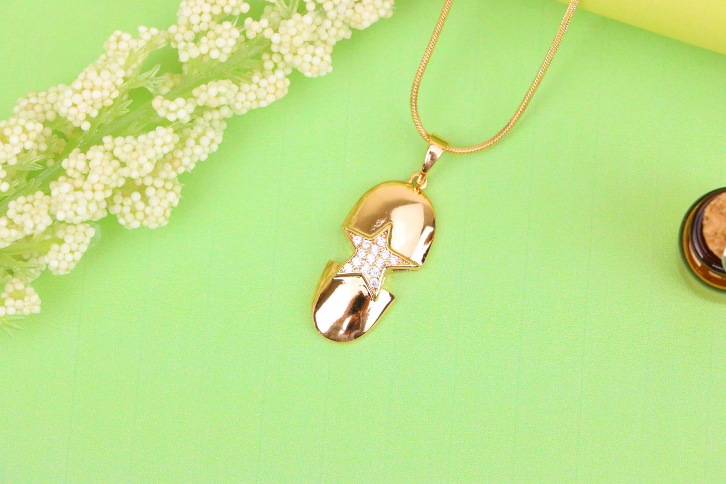 Star Accent Nail Design Rose Gold Pendant with Crystals, XPPT1564 (2144-4)
