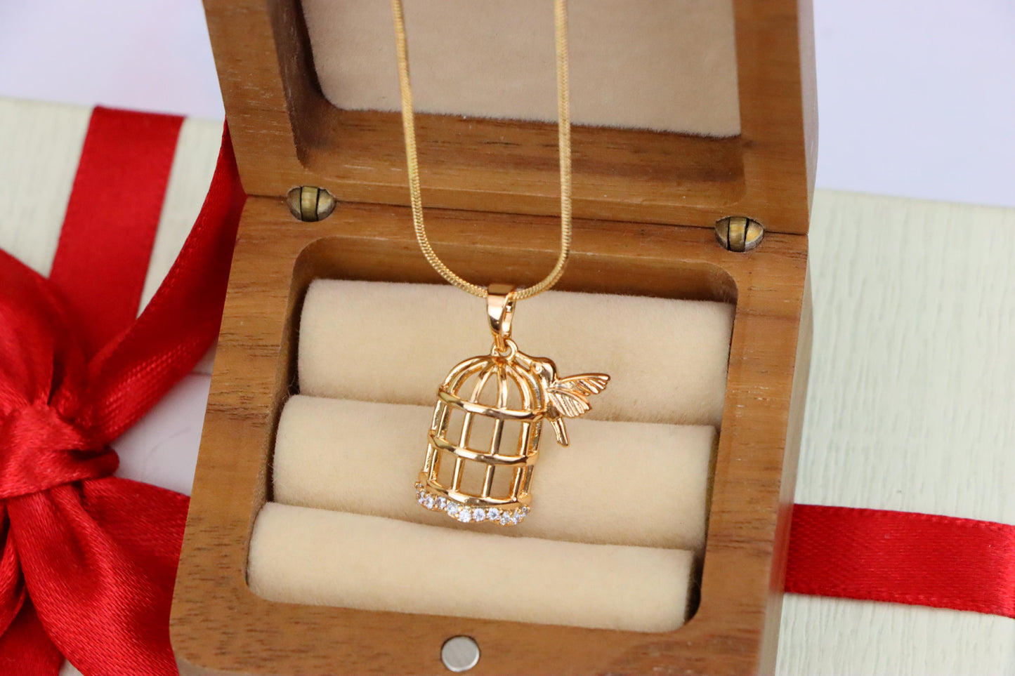 Birdcage Rose Gold Pendant with Crystals and Bird, XPPT1567 (2144-7)