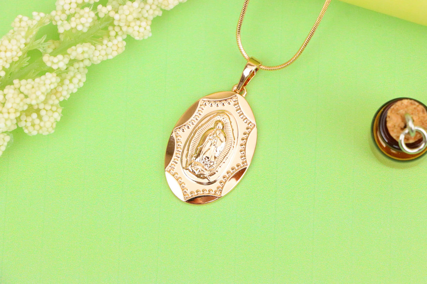 Virgin Mary Oval Rose Gold Pendant – Detailed Religious Charm, XPPT1570 (2144-10)