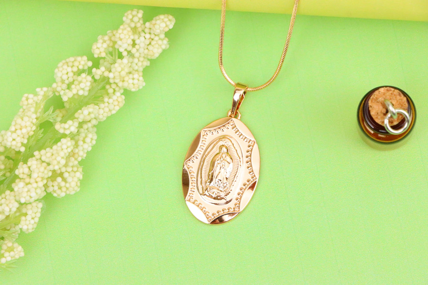 Virgin Mary Oval Rose Gold Pendant – Detailed Religious Charm, XPPT1570 (2144-10)