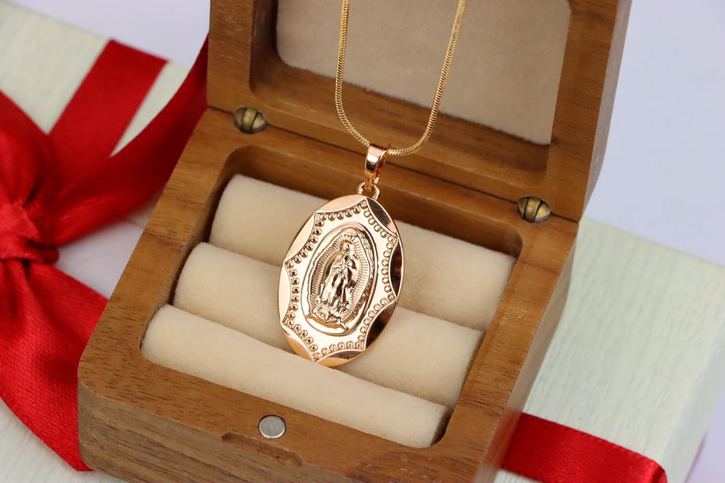 Virgin Mary Oval Rose Gold Pendant – Detailed Religious Charm, XPPT1570 (2144-10)