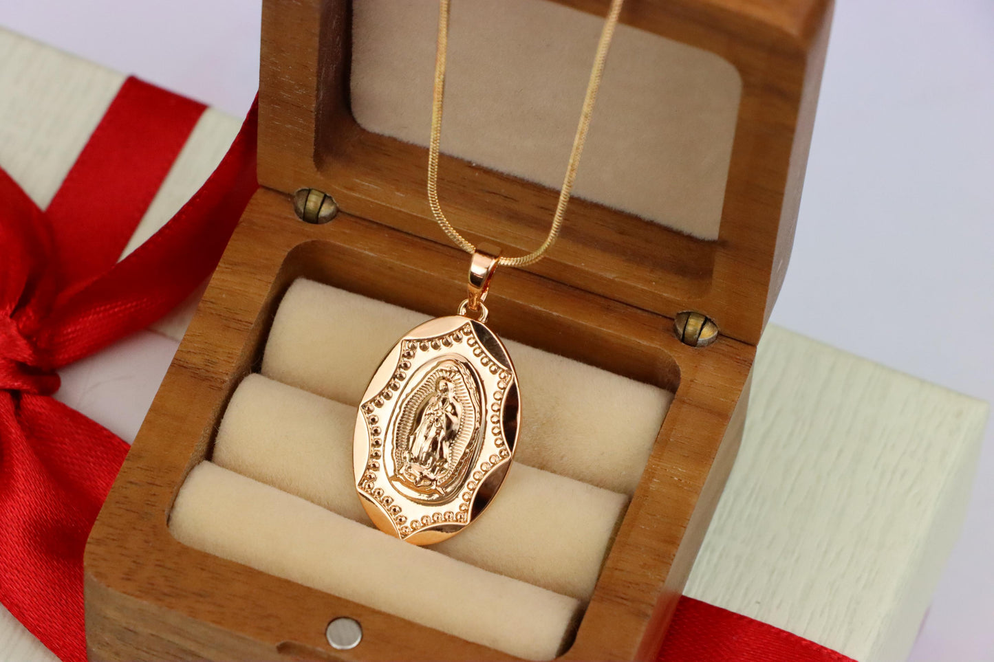 Virgin Mary Oval Rose Gold Pendant – Detailed Religious Charm, XPPT1570 (2144-10)