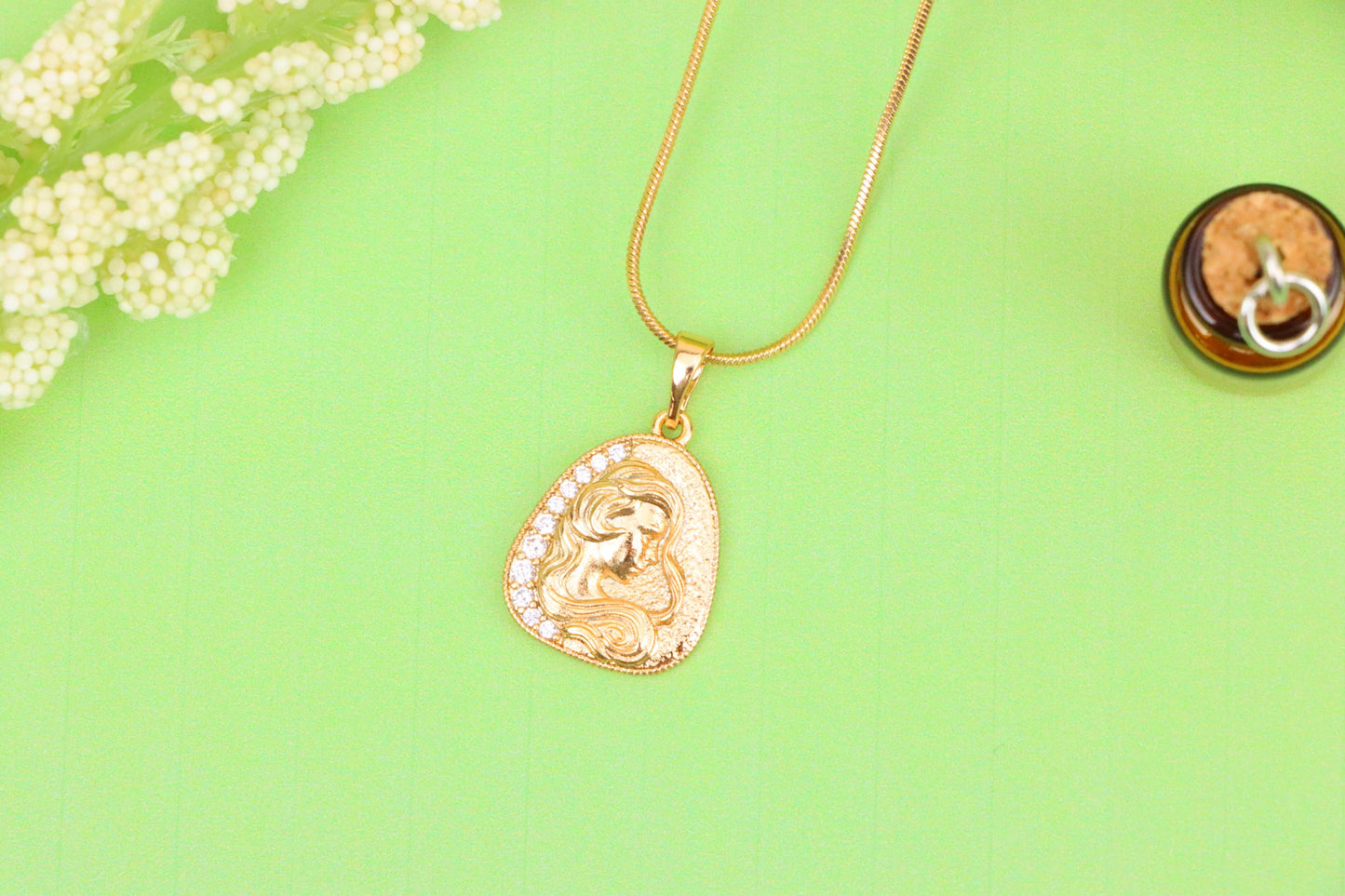 Woman Profile Rose Gold Pendant with Crystal Edge, XPPT1580 (2145-10)