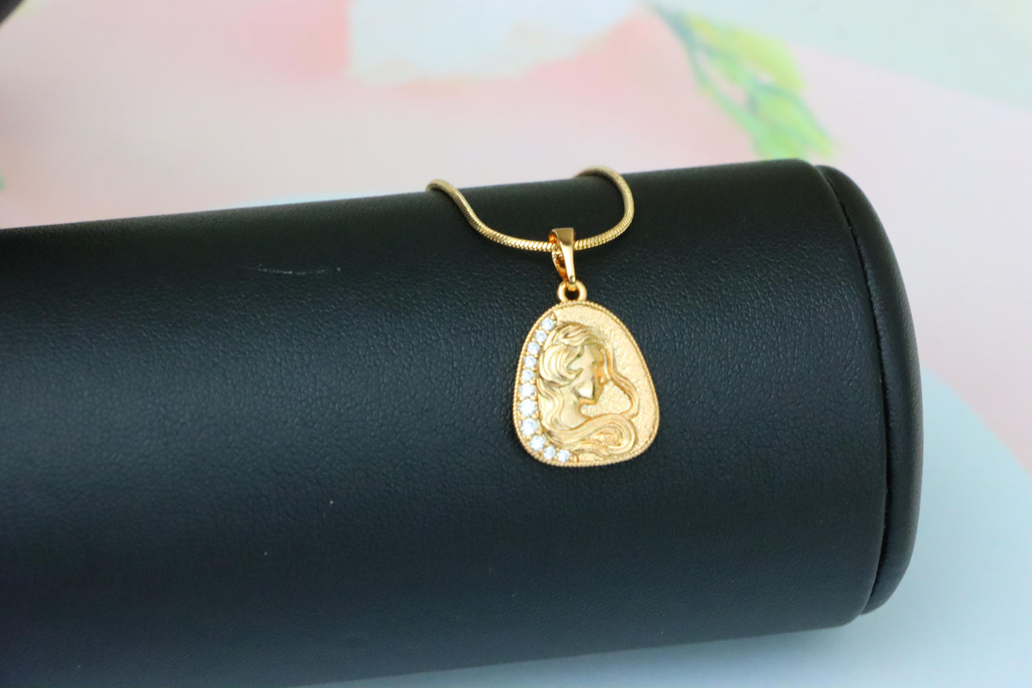 Woman Profile Rose Gold Pendant with Crystal Edge, XPPT1580 (2145-10)
