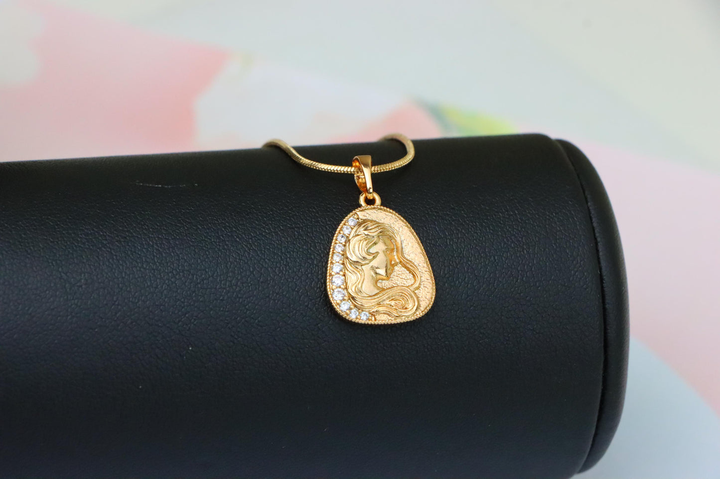 Woman Profile Rose Gold Pendant with Crystal Edge, XPPT1580 (2145-10)
