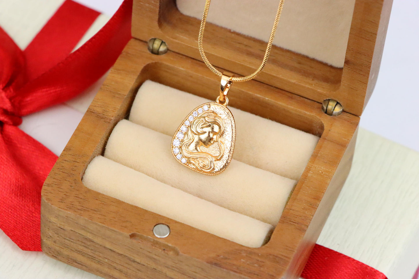 Woman Profile Rose Gold Pendant with Crystal Edge, XPPT1580 (2145-10)