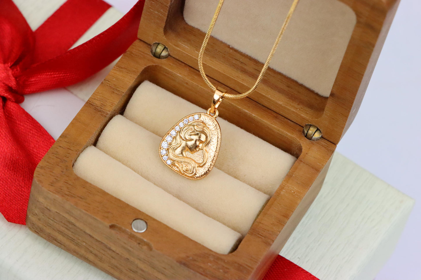 Woman Profile Rose Gold Pendant with Crystal Edge, XPPT1580 (2145-10)