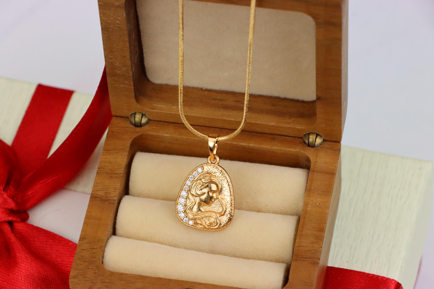 Woman Profile Rose Gold Pendant with Crystal Edge, XPPT1580 (2145-10)