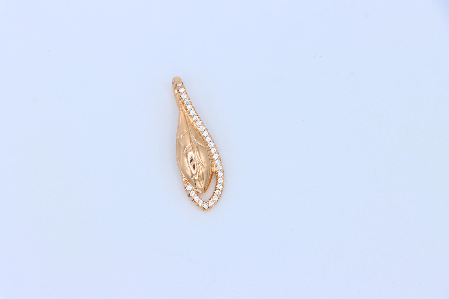 Elegant Rose Gold Leaf Pendant with Crystal Accents, XPPT1581 (2146-1)