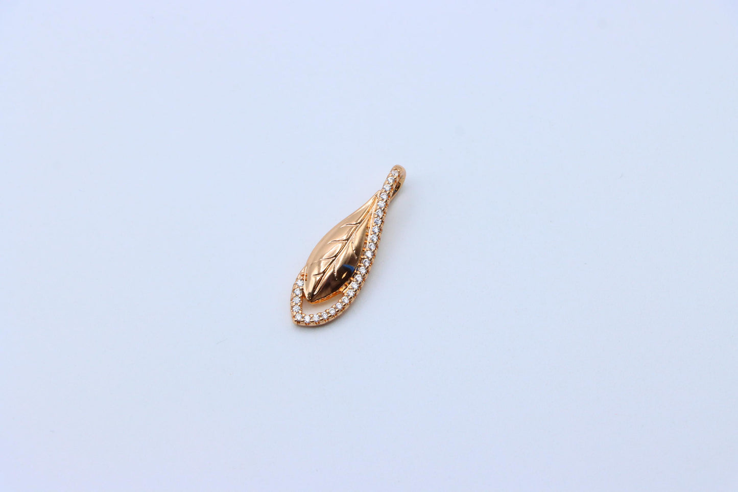 Elegant Rose Gold Leaf Pendant with Crystal Accents, XPPT1581 (2146-1)