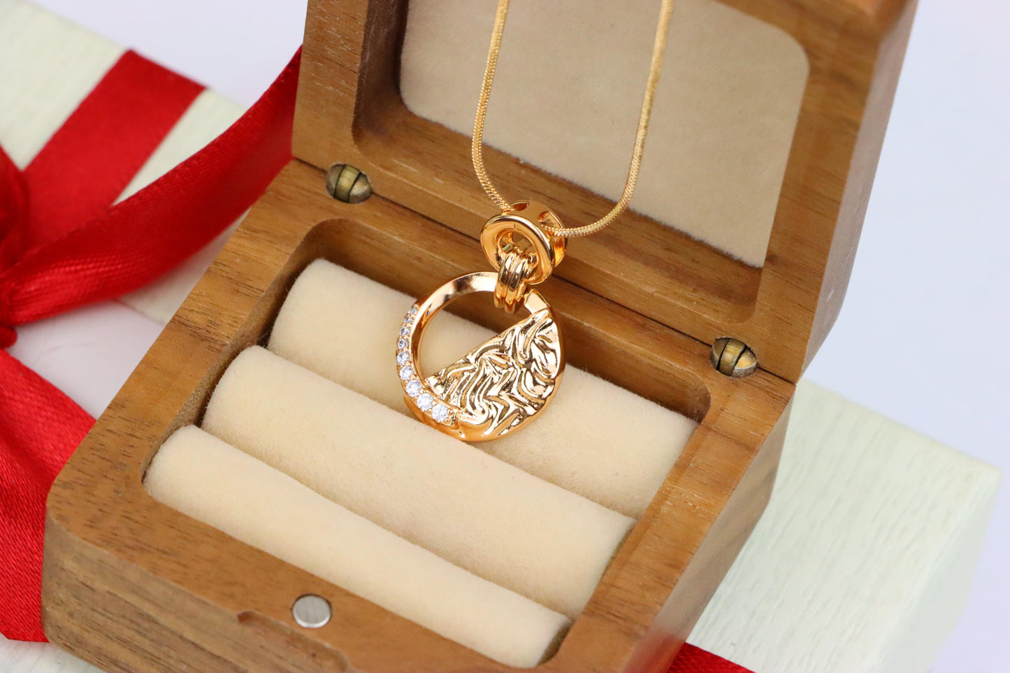 Textured Circle Rose Gold Pendant with Crystals, XPPT1583 (2146-3)