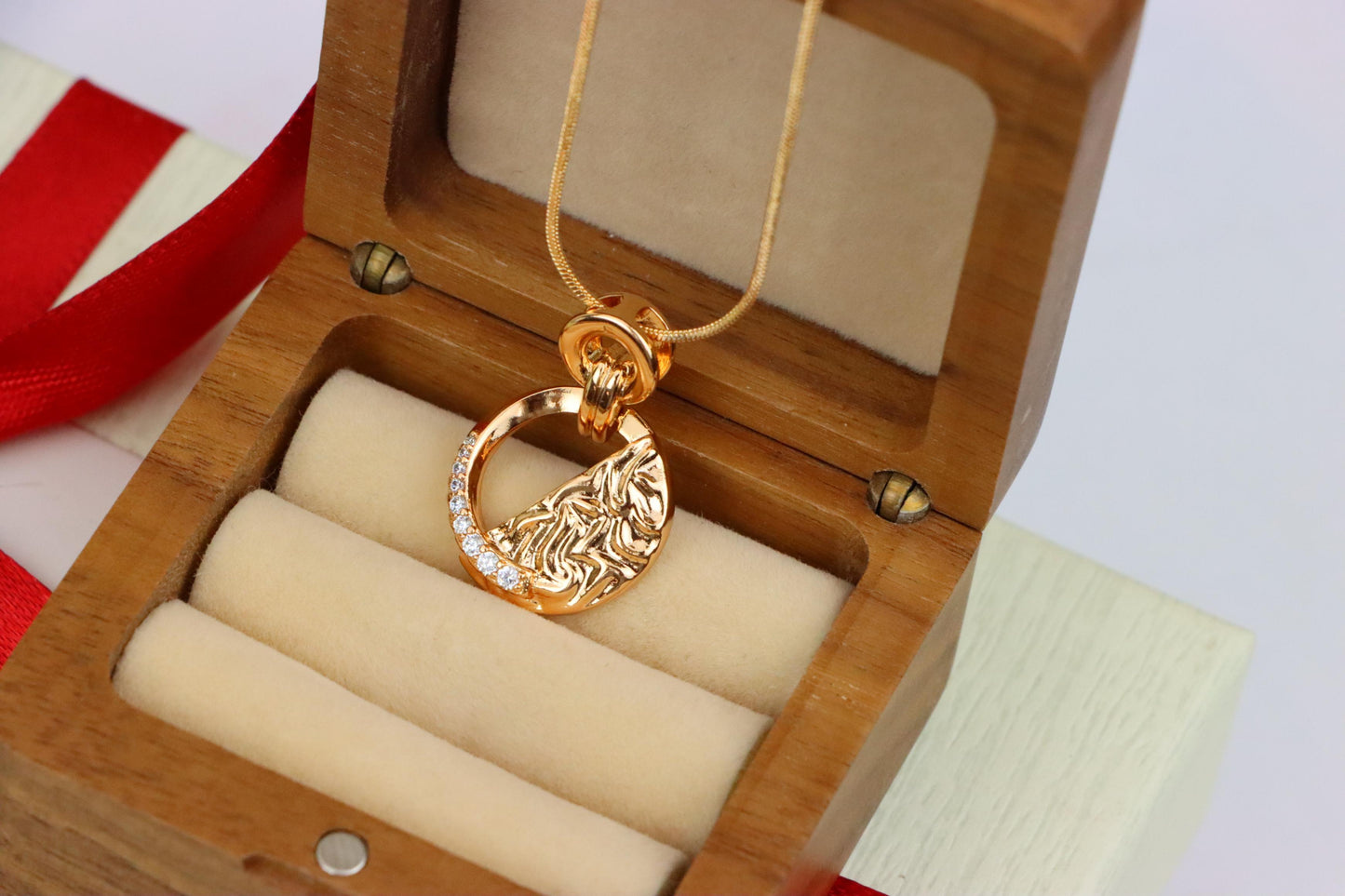 Textured Circle Rose Gold Pendant with Crystals, XPPT1583 (2146-3)