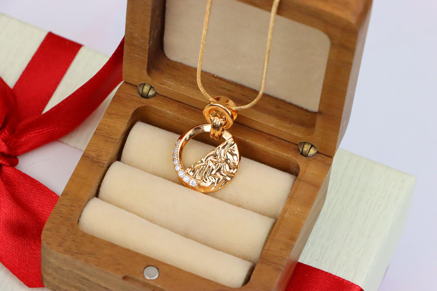 Textured Circle Rose Gold Pendant with Crystals, XPPT1583 (2146-3)