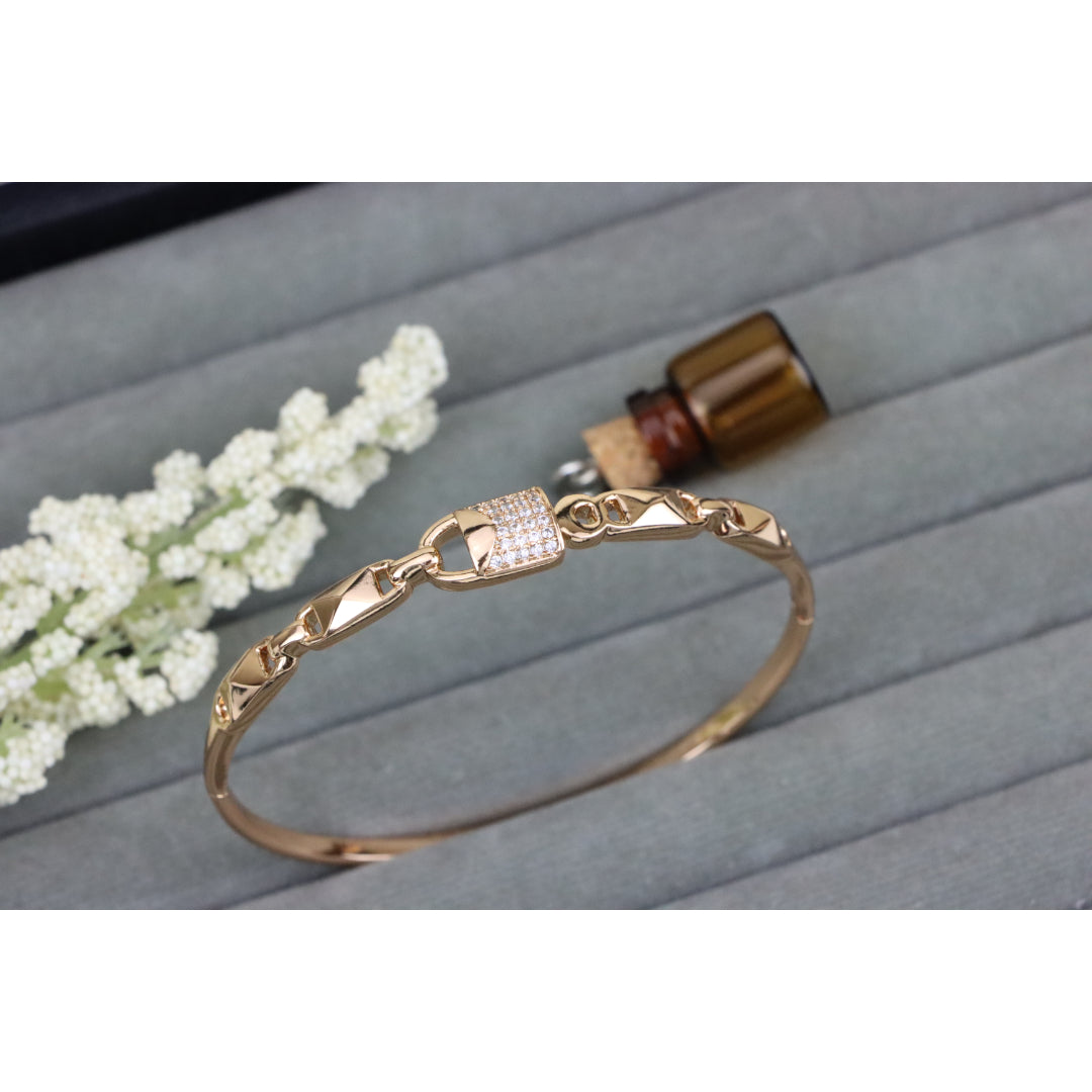Elegant Rose Gold Bangle with Textured Links and Diamond Accents, XPBL0457 (2046-7)