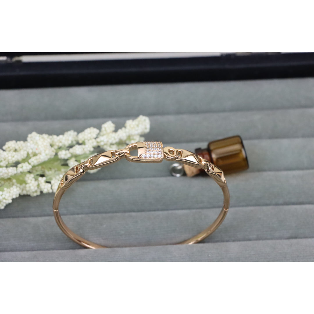 Elegant Rose Gold Bangle with Textured Links and Diamond Accents, XPBL0457 (2046-7)