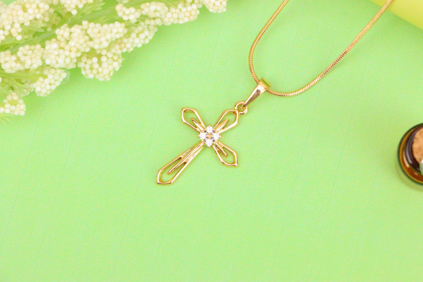 Rose Gold Cross Pendant with Crystals – Elegant Design, XPPT1586 (2146-6)