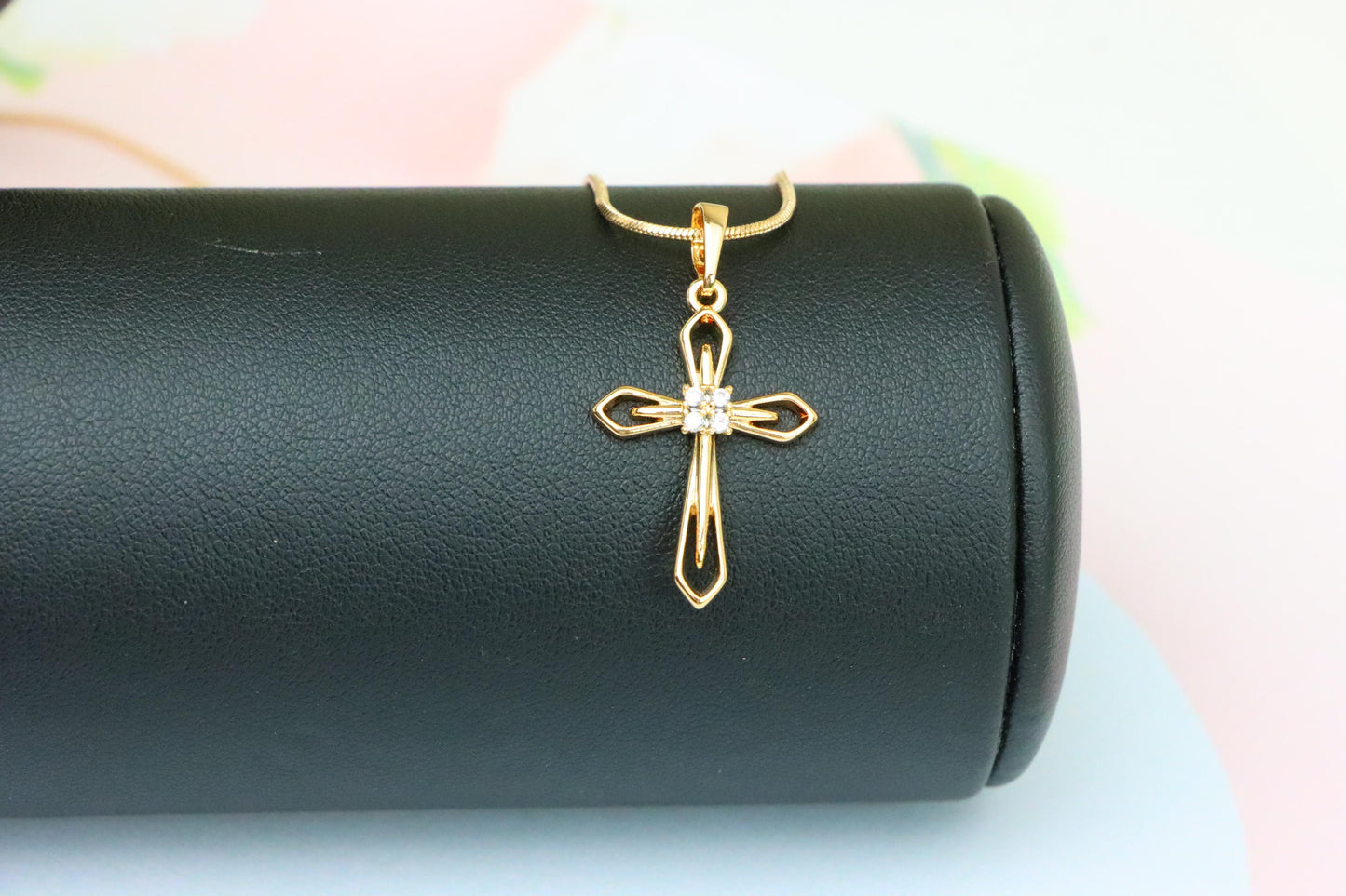 Rose Gold Cross Pendant with Crystals – Elegant Design, XPPT1586 (2146-6)
