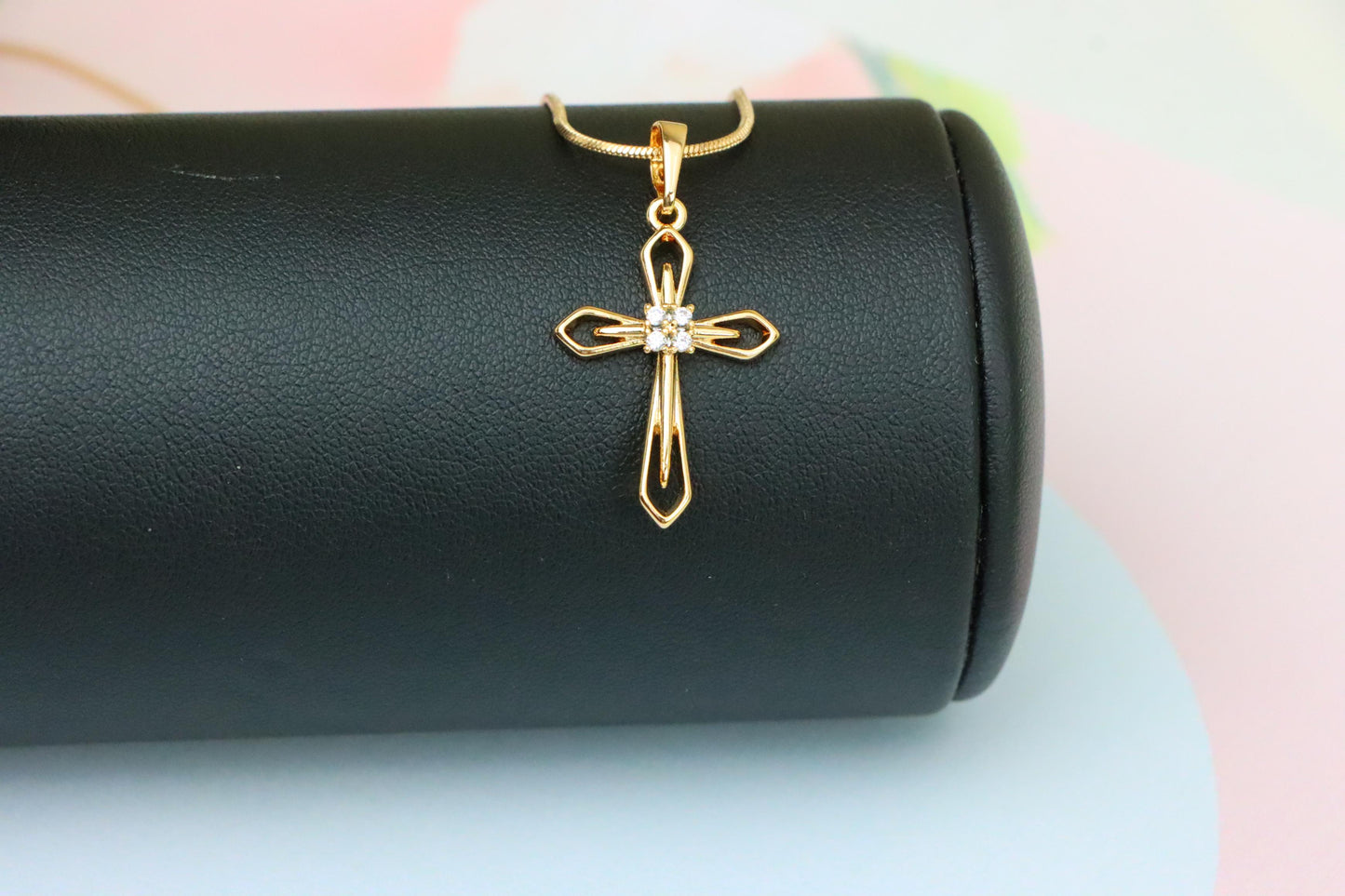 Rose Gold Cross Pendant with Crystals – Elegant Design, XPPT1586 (2146-6)