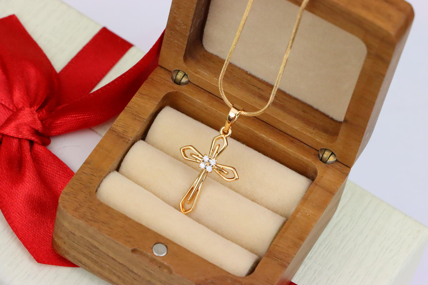 Rose Gold Cross Pendant with Crystals – Elegant Design, XPPT1586 (2146-6)