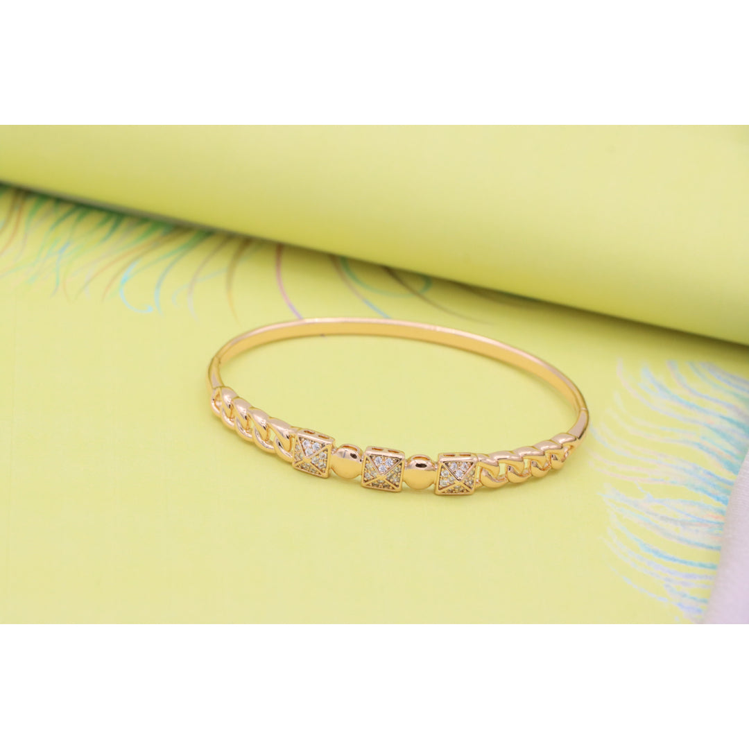 Rose Gold Bangle with Diamond-Studded Pyramid & Link Design, XPBL0470 (2047-10)