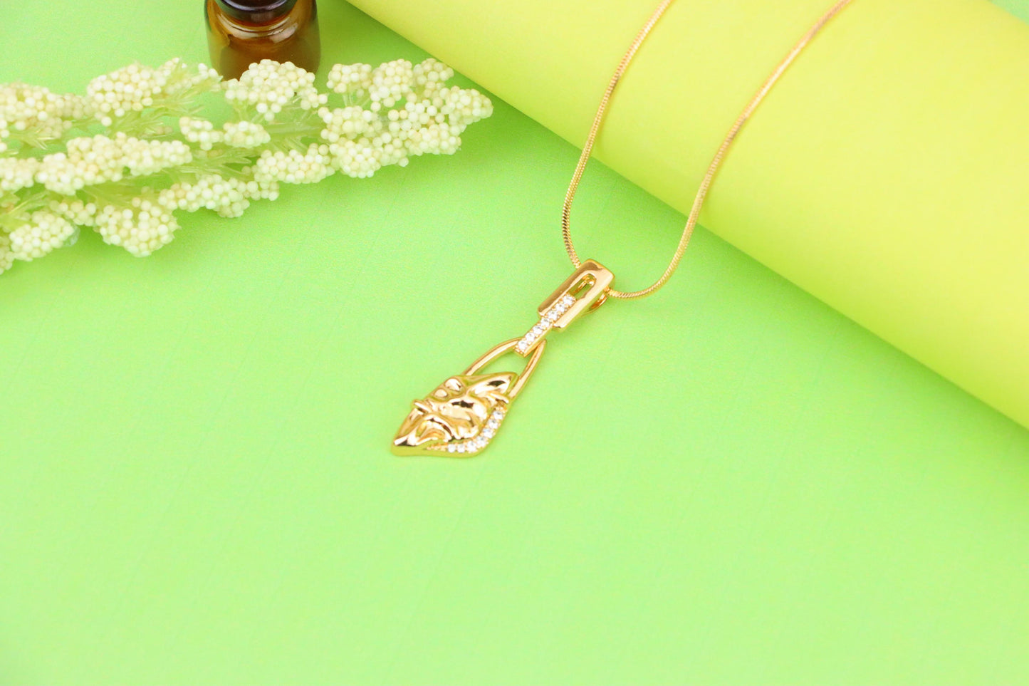 Rose Gold Cat Face Pendant with Crystals – Elegant, XPPT1207 (2121-6)
