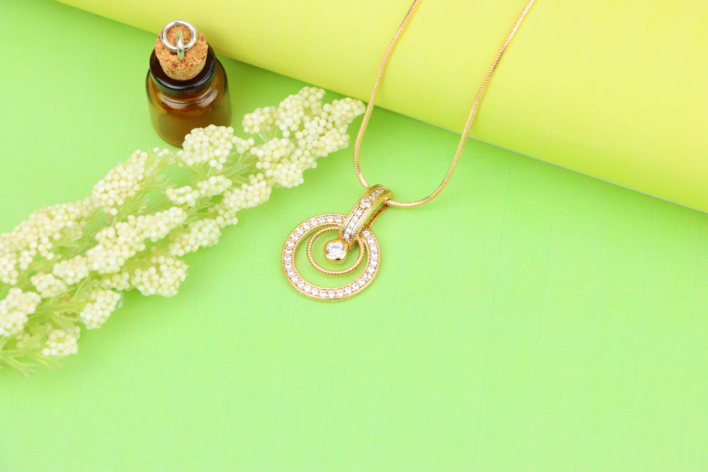 Elegant Rose Gold Circular Pendant with Sparkling Crystal Accents, XPPT1221 (2122-7)