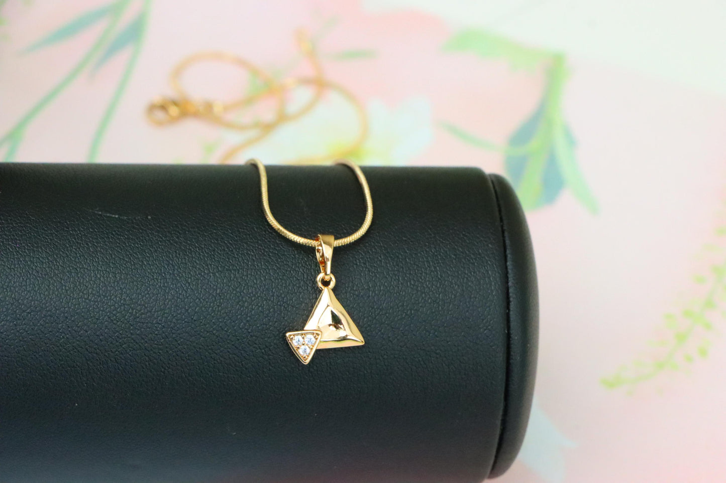Chic Rose Gold Triangle Pendant with Sparkling Stone Accent, XPPT1222 (2122-8)