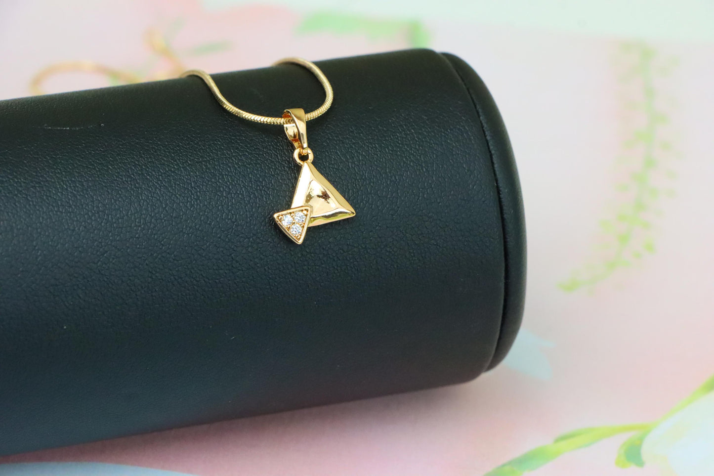 Chic Rose Gold Triangle Pendant with Sparkling Stone Accent, XPPT1222 (2122-8)