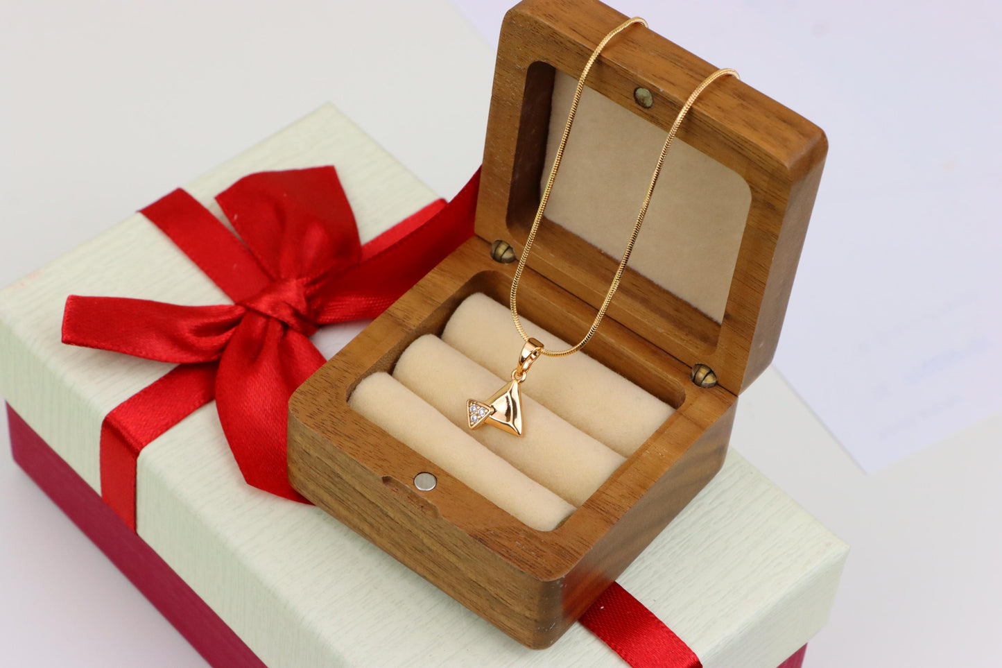 Chic Rose Gold Triangle Pendant with Sparkling Stone Accent, XPPT1222 (2122-8)