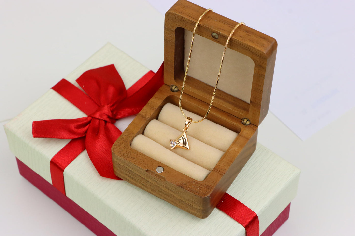 Chic Rose Gold Triangle Pendant with Sparkling Stone Accent, XPPT1222 (2122-8)