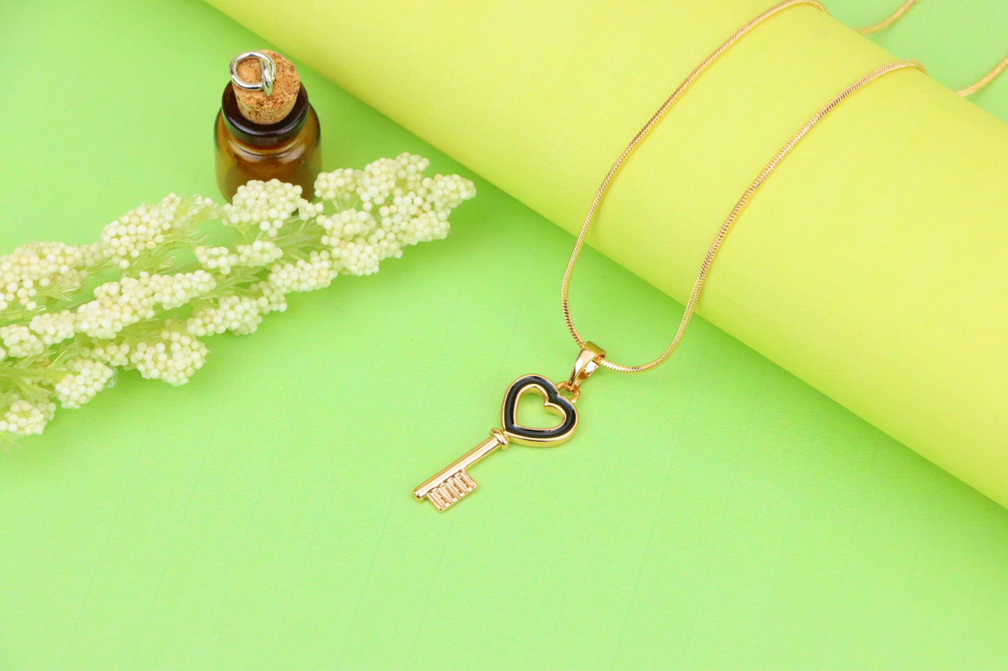 Heart Key Design Rose Gold Pendant in Elegant Minimal Style, XPPT1228 (2123-4)
