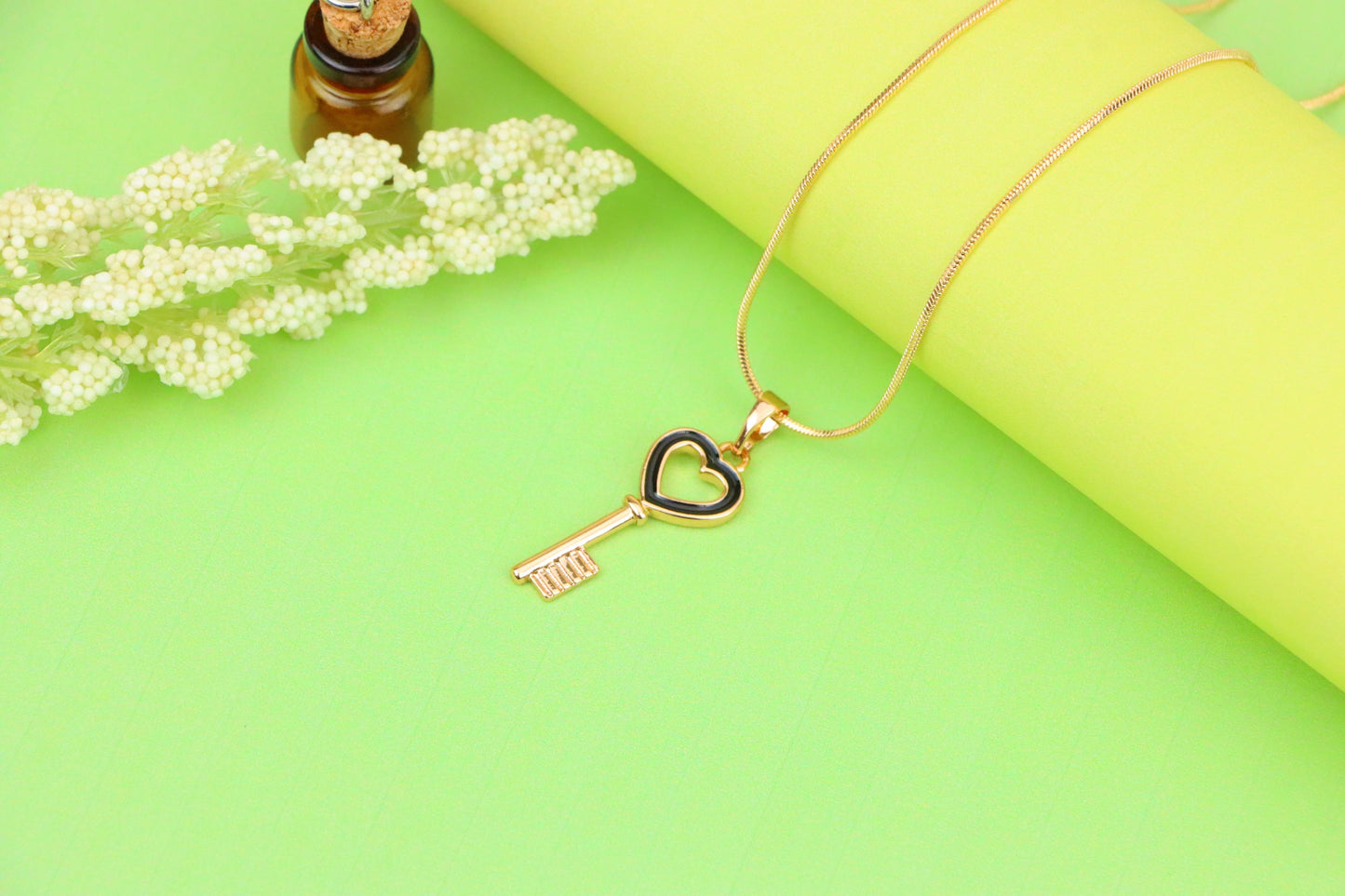 Heart Key Design Rose Gold Pendant in Elegant Minimal Style, XPPT1228 (2123-4)