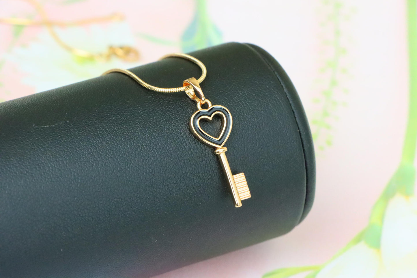 Heart Key Design Rose Gold Pendant in Elegant Minimal Style, XPPT1228 (2123-4)