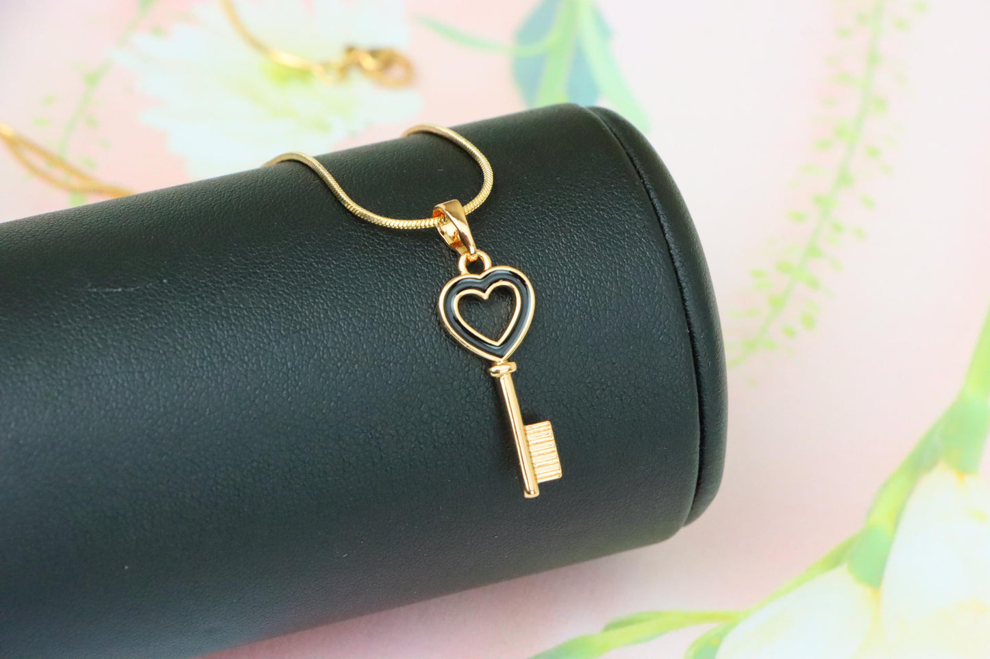 Heart Key Design Rose Gold Pendant in Elegant Minimal Style, XPPT1228 (2123-4)
