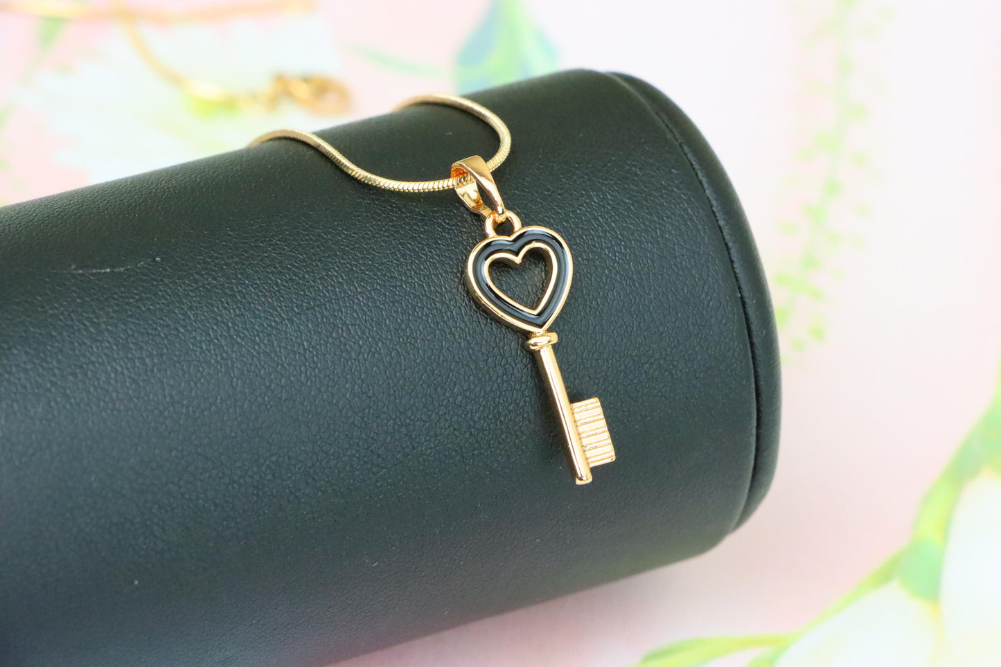 Heart Key Design Rose Gold Pendant in Elegant Minimal Style, XPPT1228 (2123-4)