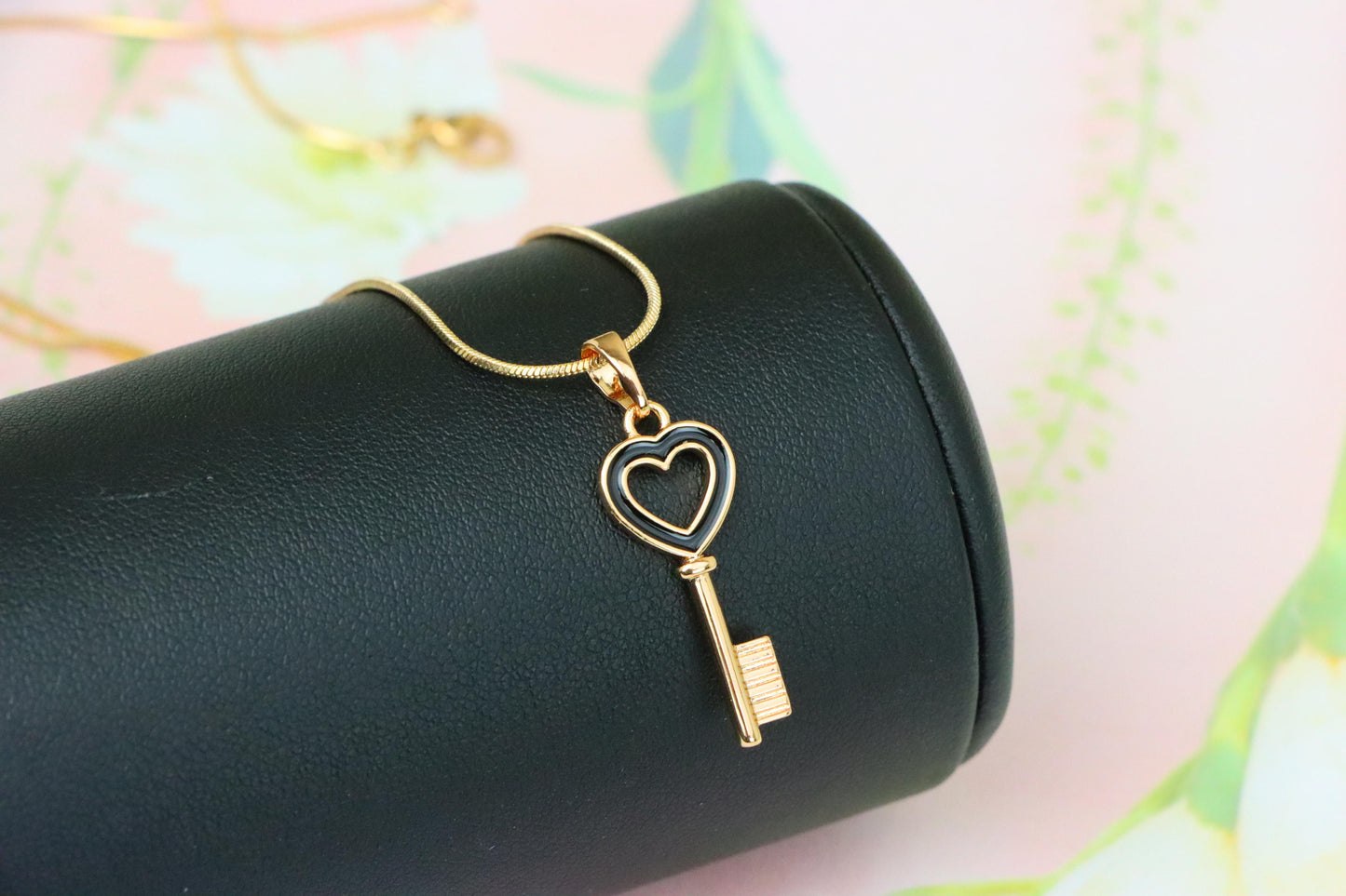 Heart Key Design Rose Gold Pendant in Elegant Minimal Style, XPPT1228 (2123-4)