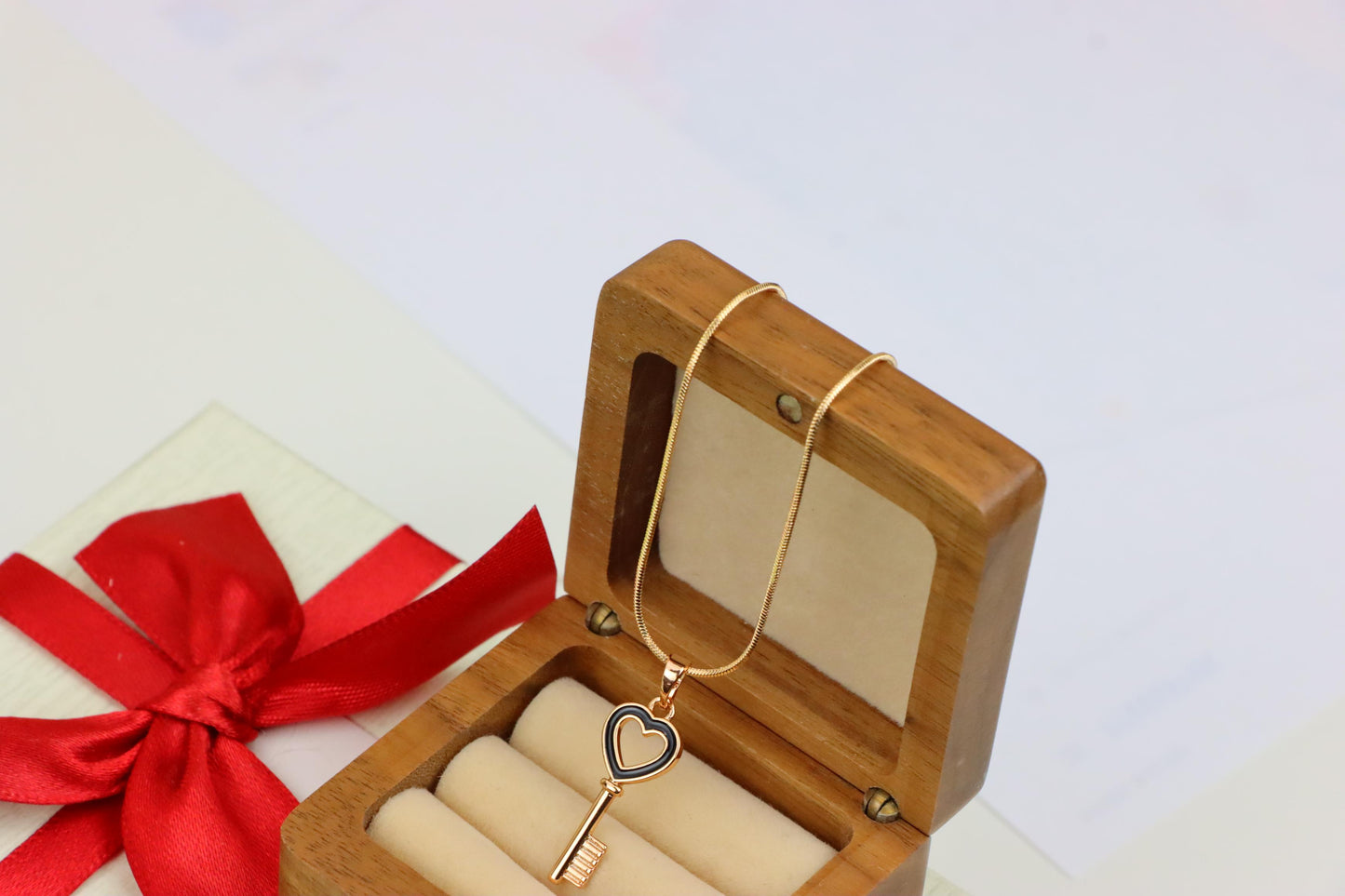 Heart Key Design Rose Gold Pendant in Elegant Minimal Style, XPPT1228 (2123-4)