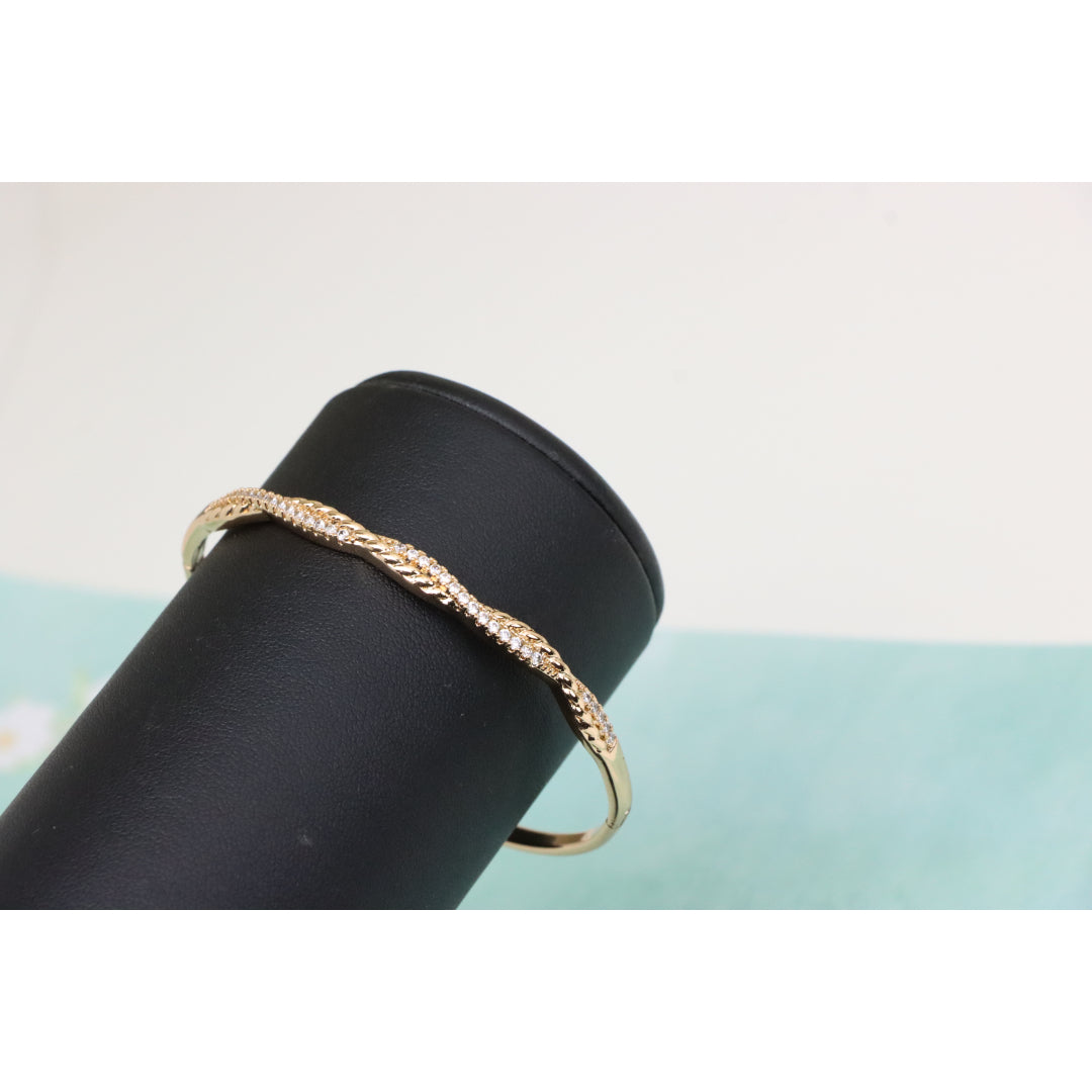 Elegant Rose Gold Bangle with Sparkling Twisted Chain Design, XPBL0509 (2051-9)