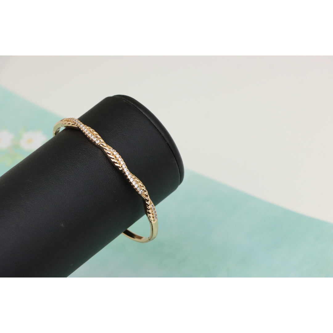 Elegant Rose Gold Bangle with Sparkling Twisted Chain Design, XPBL0509 (2051-9)