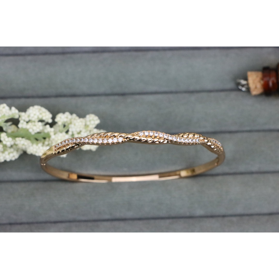 Elegant Rose Gold Bangle with Sparkling Twisted Chain Design, XPBL0509 (2051-9)