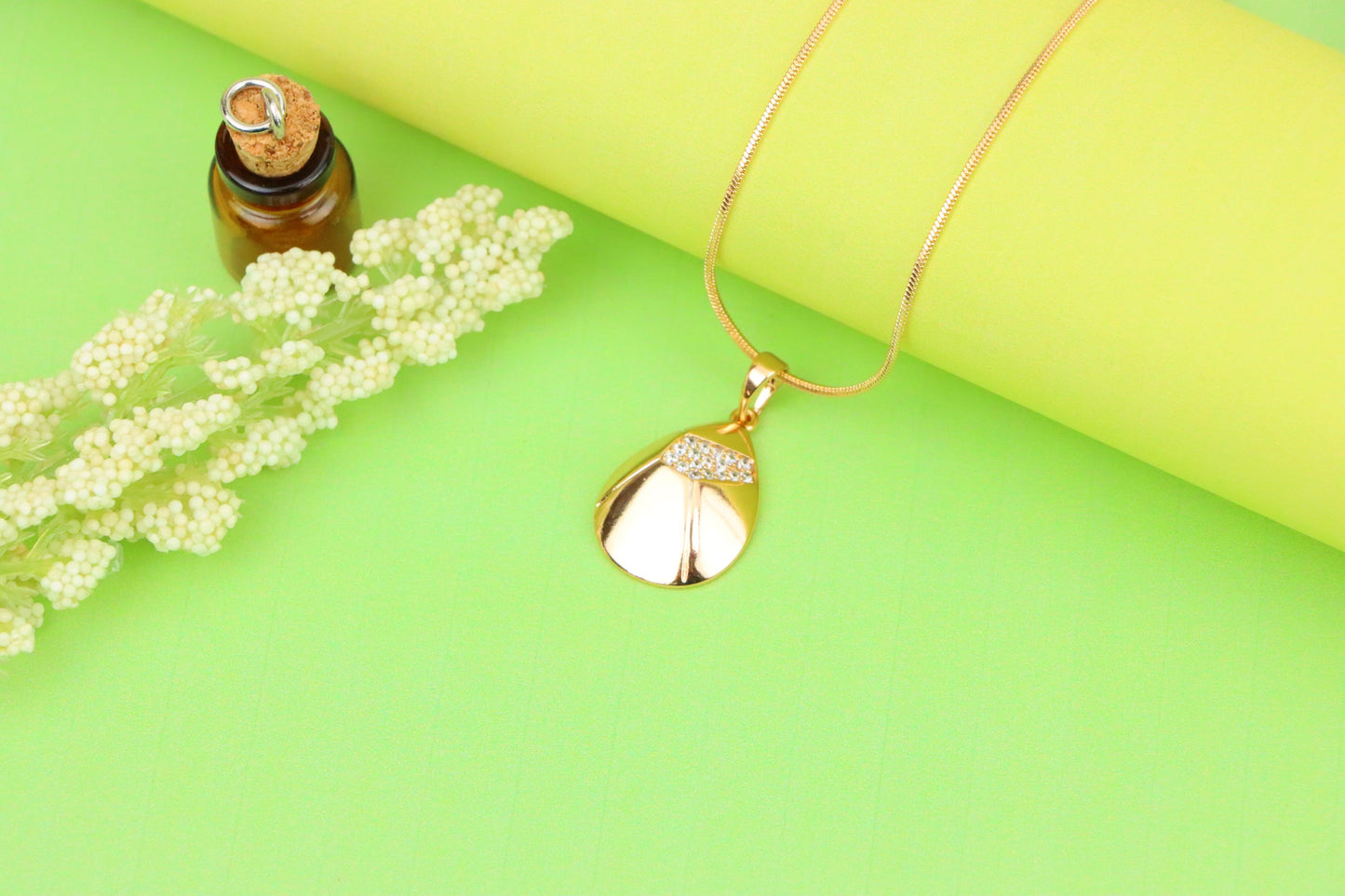 Elegant Rose Gold Teardrop Pendant with Crystal Accent Detailing, XPPT1230 (2123-6)