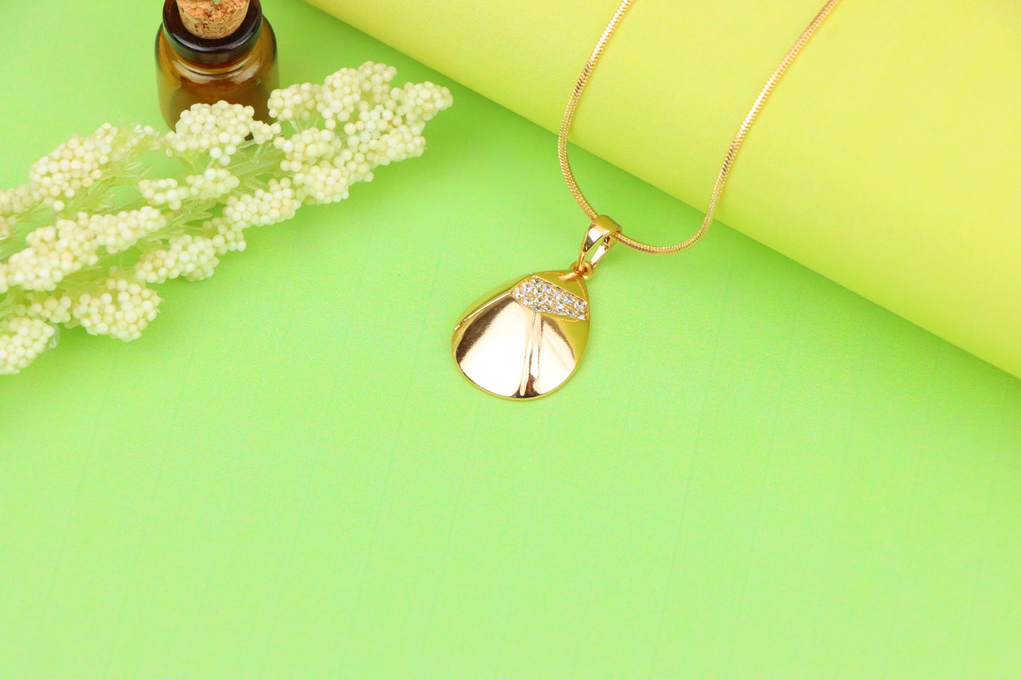 Elegant Rose Gold Teardrop Pendant with Crystal Accent Detailing, XPPT1230 (2123-6)