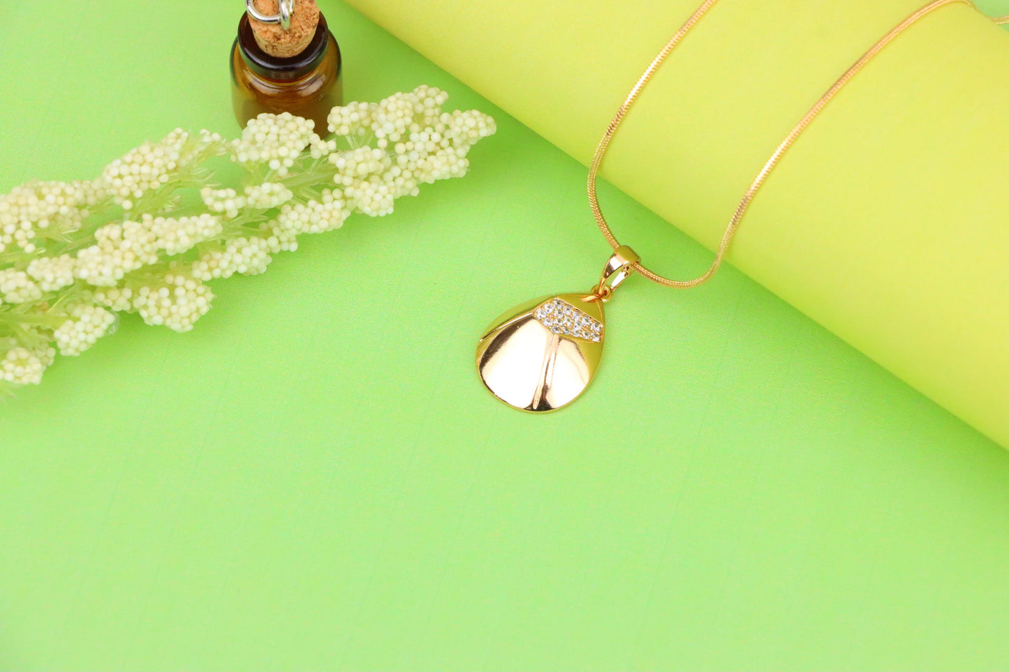 Elegant Rose Gold Teardrop Pendant with Crystal Accent Detailing, XPPT1230 (2123-6)